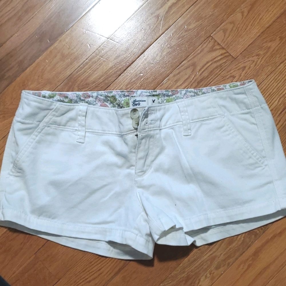 American Eagle white shorts